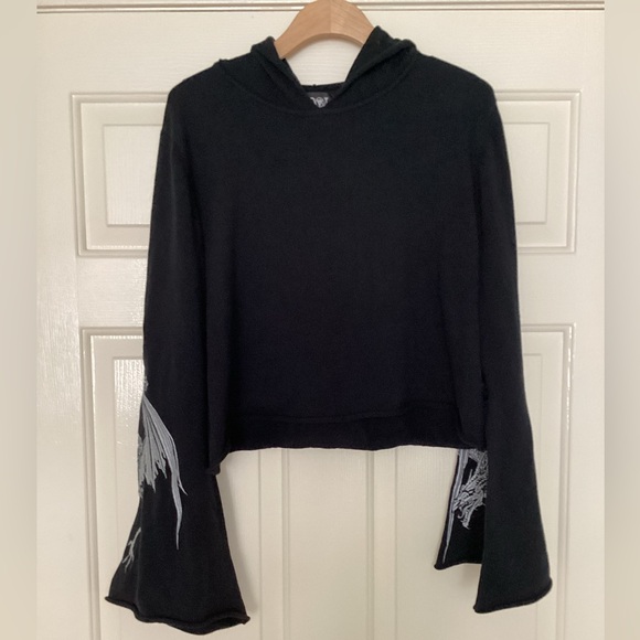 Widow A Certain Doom Black Hooded Cropped Sweatshirt with Embroidered Dragon - Picture 2 of 8